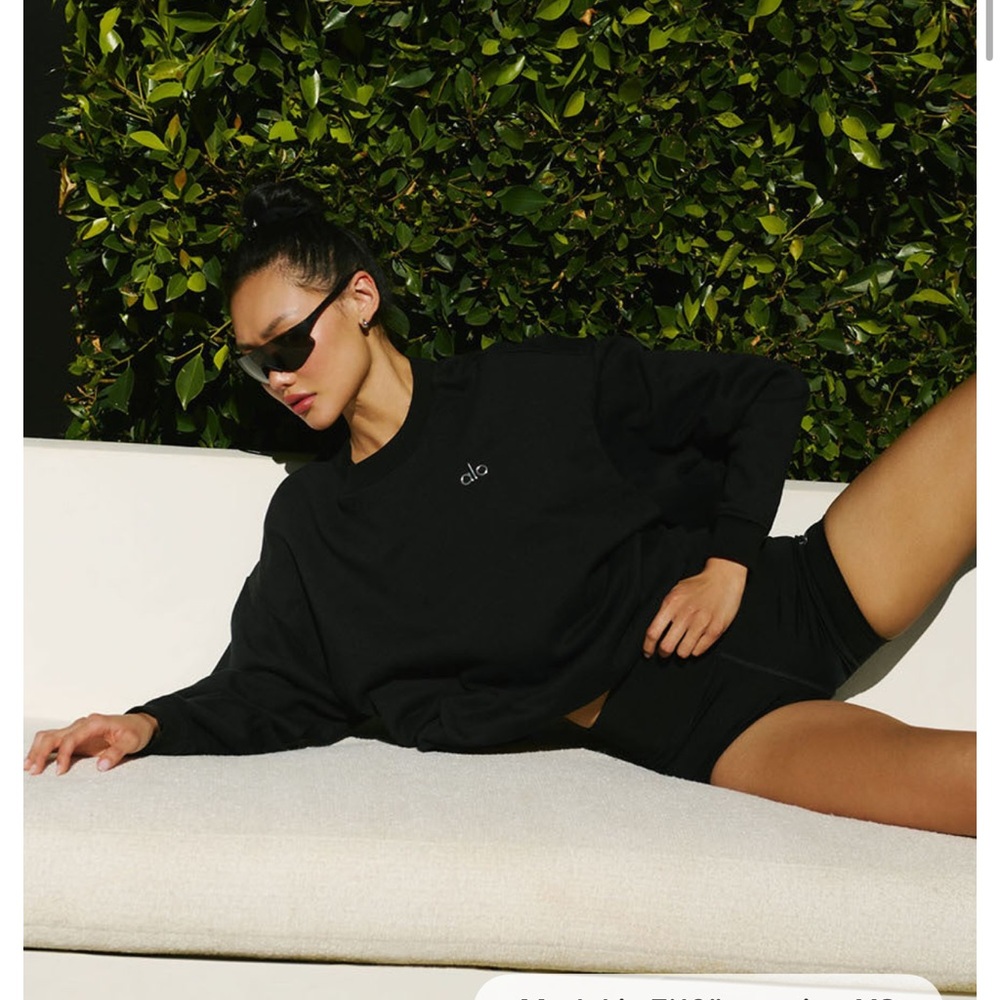 ALO Yoga Black Sweatshirt